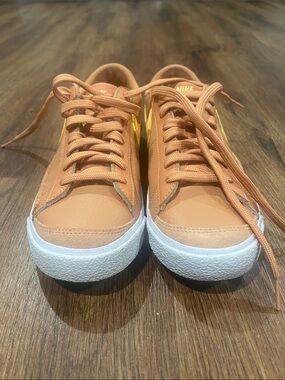 Nike Orange Lace-Up Low Tops (Blazers)